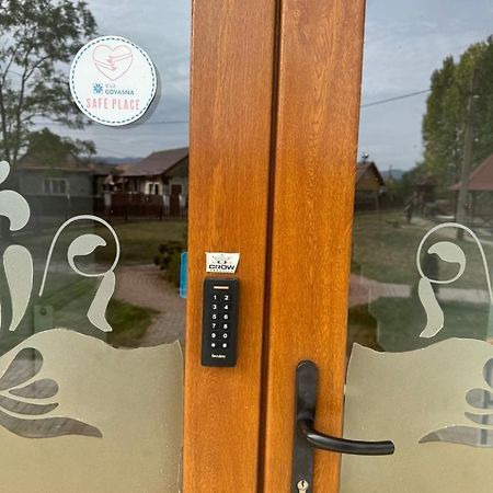 Camere De Inchiriat Hatuica Exteriör bild