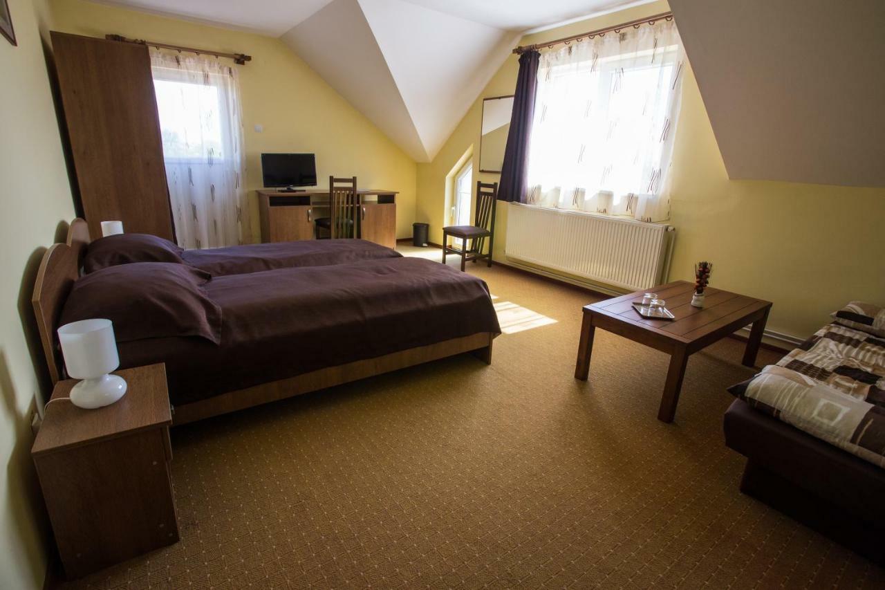 Camere De Inchiriat Hatuica Exteriör bild
